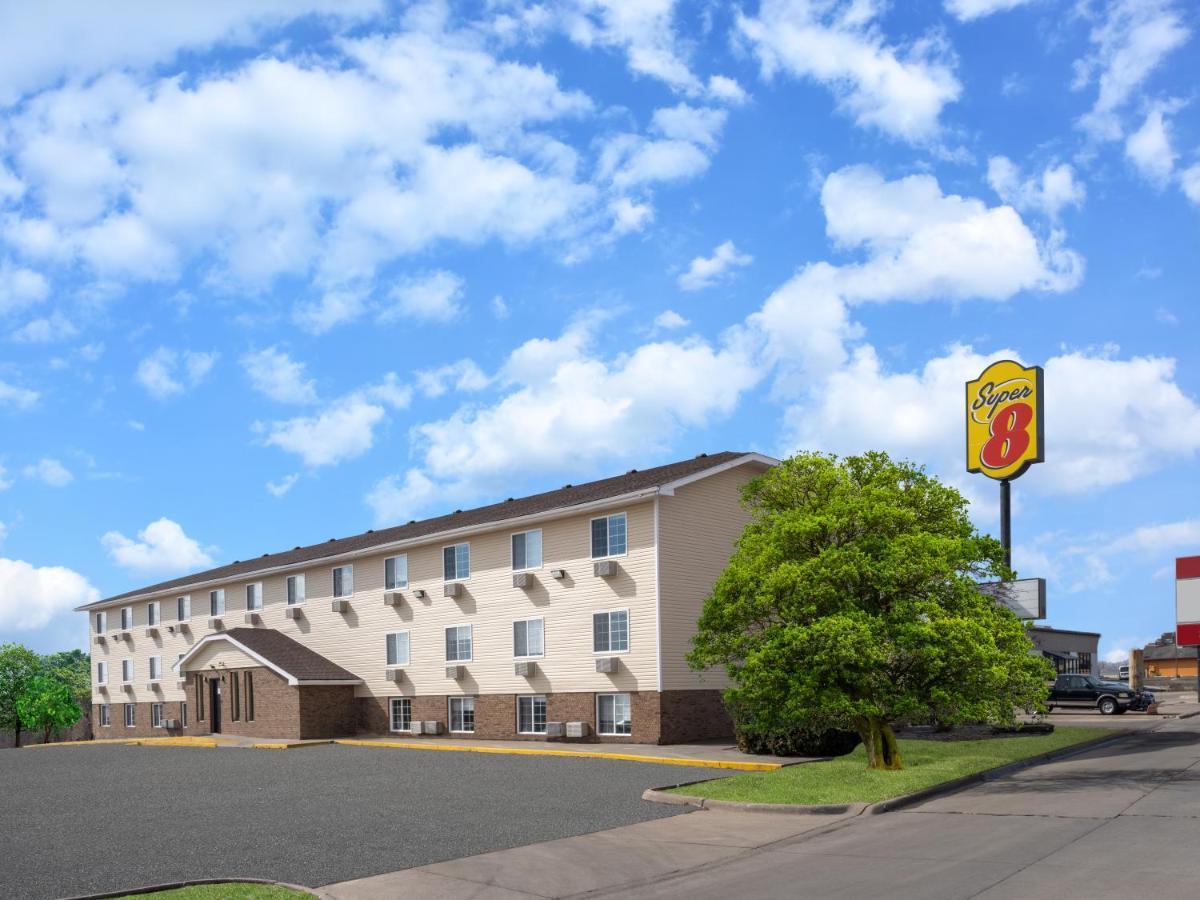 Hotel Super 8 By Wyndham Clinton Esterno foto