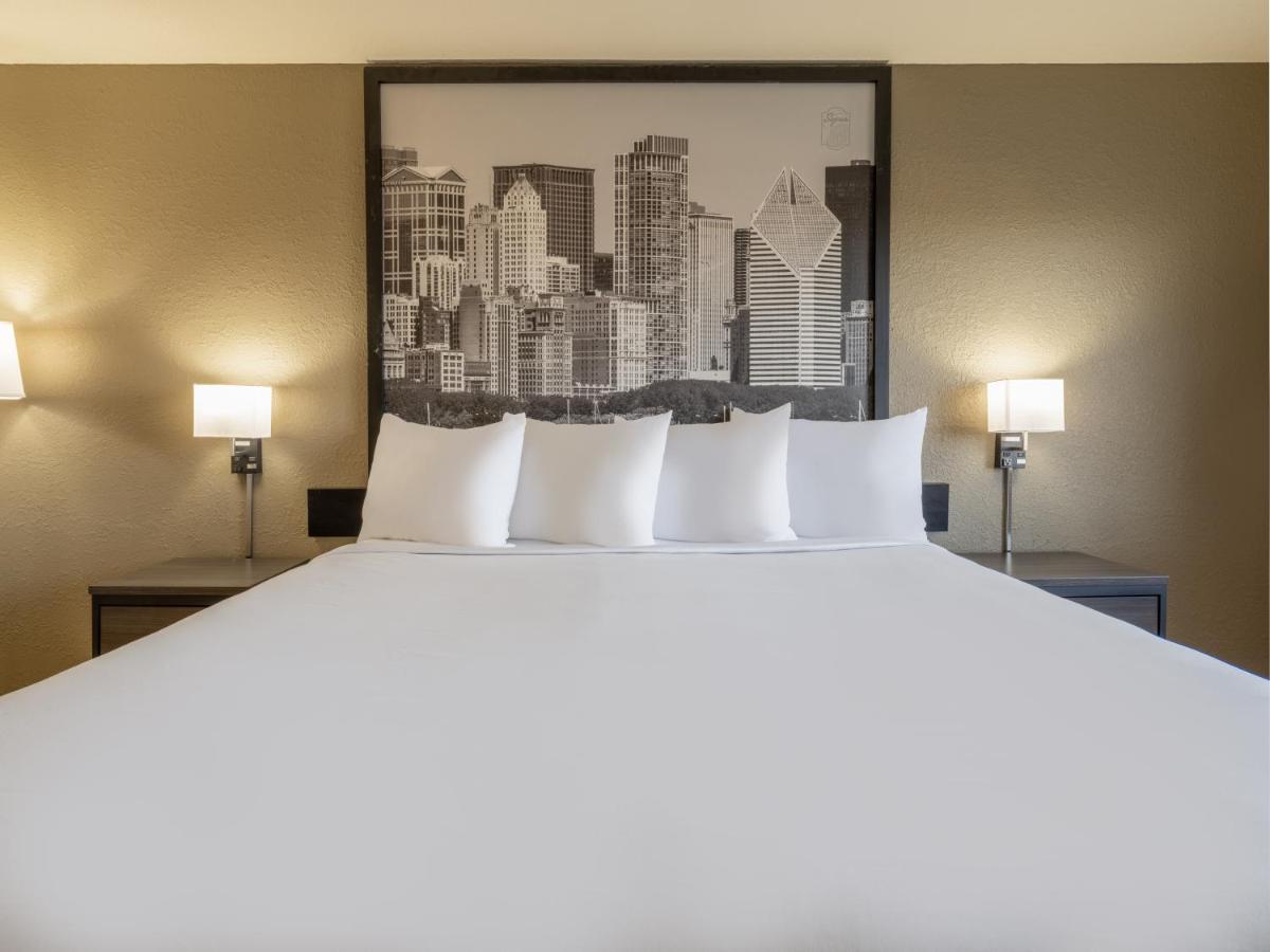 Hotel Super 8 By Wyndham Clinton Esterno foto