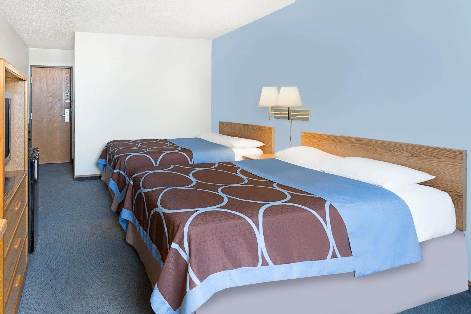 Hotel Super 8 By Wyndham Clinton Esterno foto