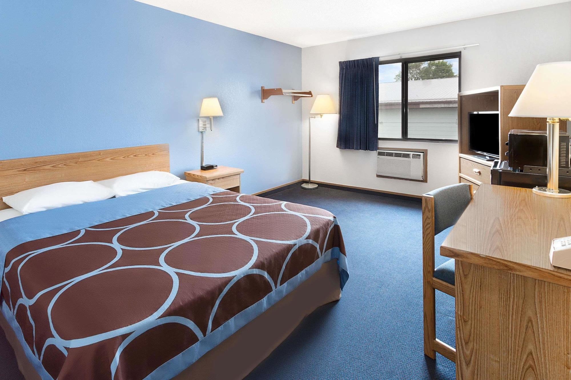 Hotel Super 8 By Wyndham Clinton Esterno foto