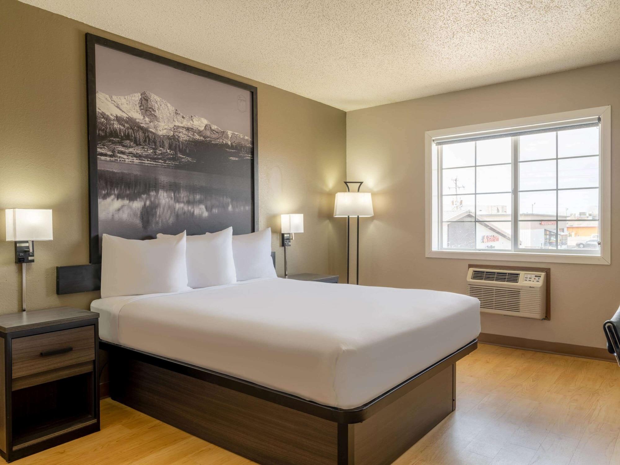 Hotel Super 8 By Wyndham Clinton Esterno foto