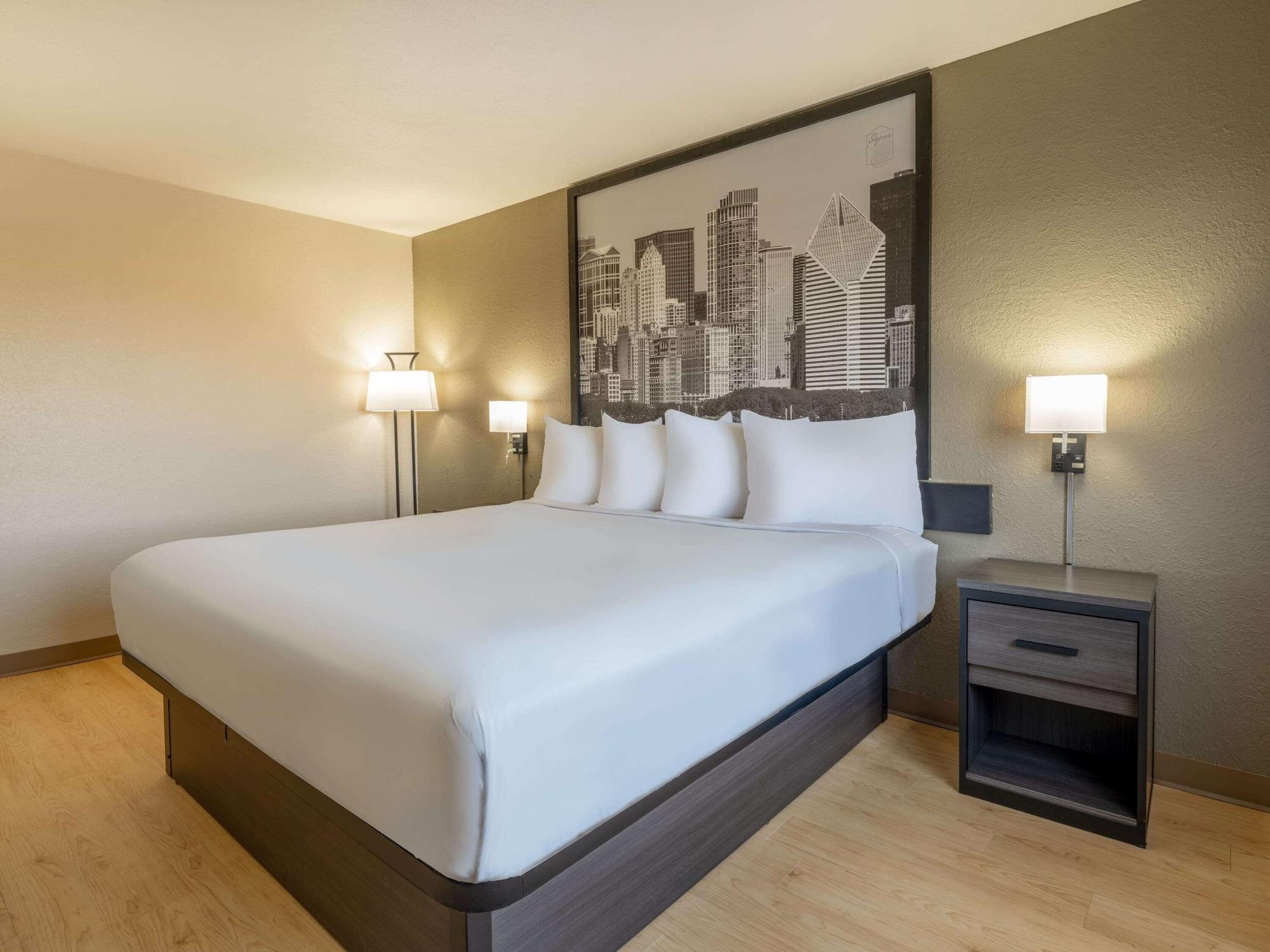 Hotel Super 8 By Wyndham Clinton Esterno foto