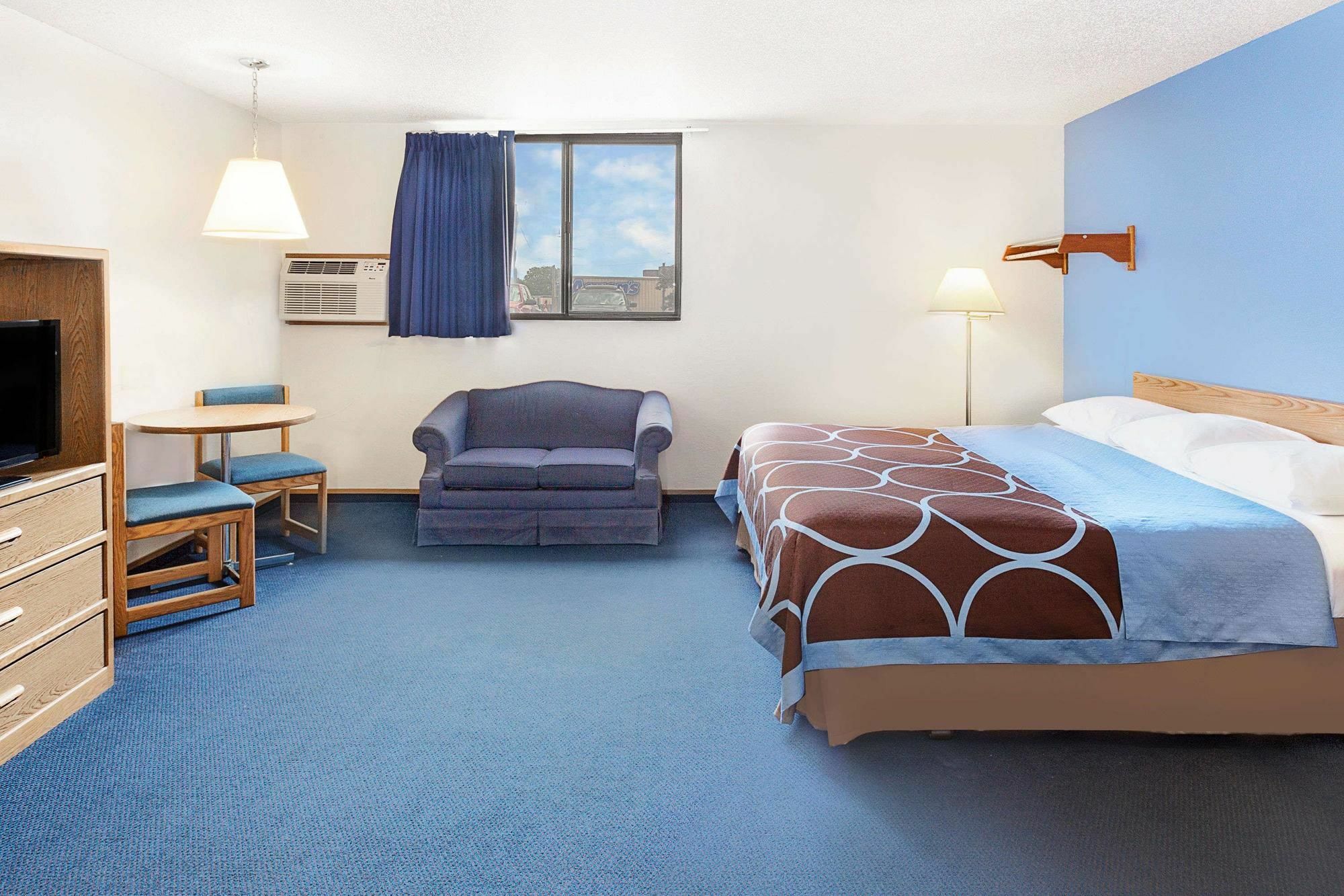 Hotel Super 8 By Wyndham Clinton Esterno foto
